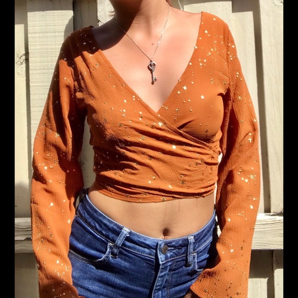 “Mara” Knot-Tie Crop Top - Picture 2 of 3
